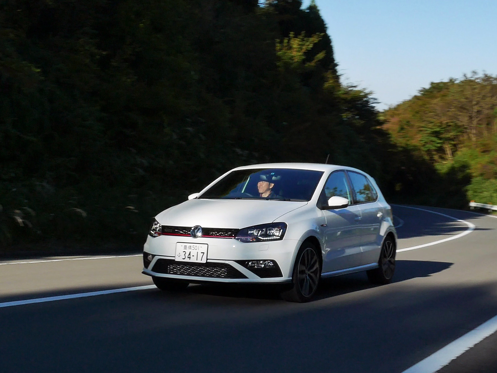 試乗 Vw ポロgti ゴルフr Mt仕様 ギヤを選びながら走る悦び クルマ好きへの最高のご褒美だ Gp