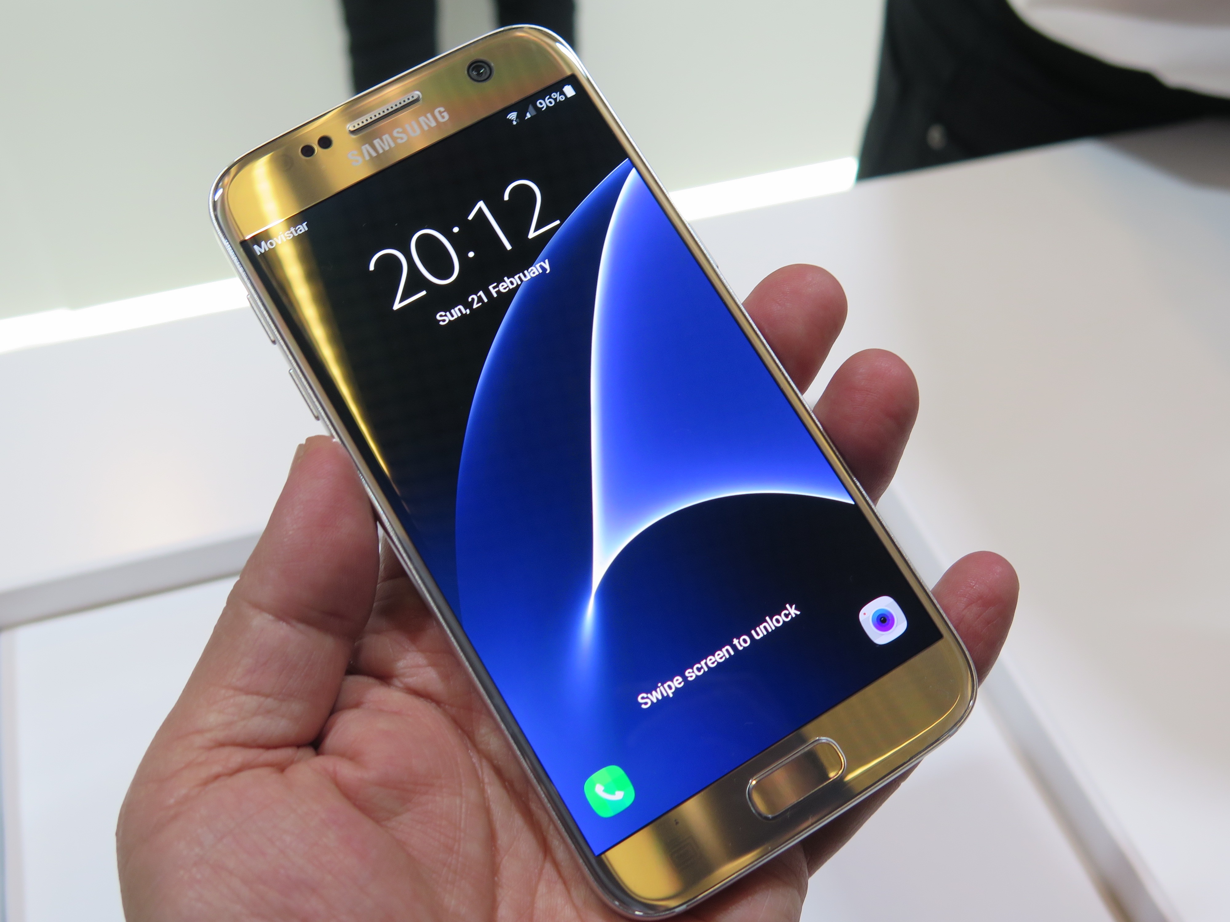 スマホ最新情報 サムスン Galaxy新モデルと全天球カメラ発表 Gp