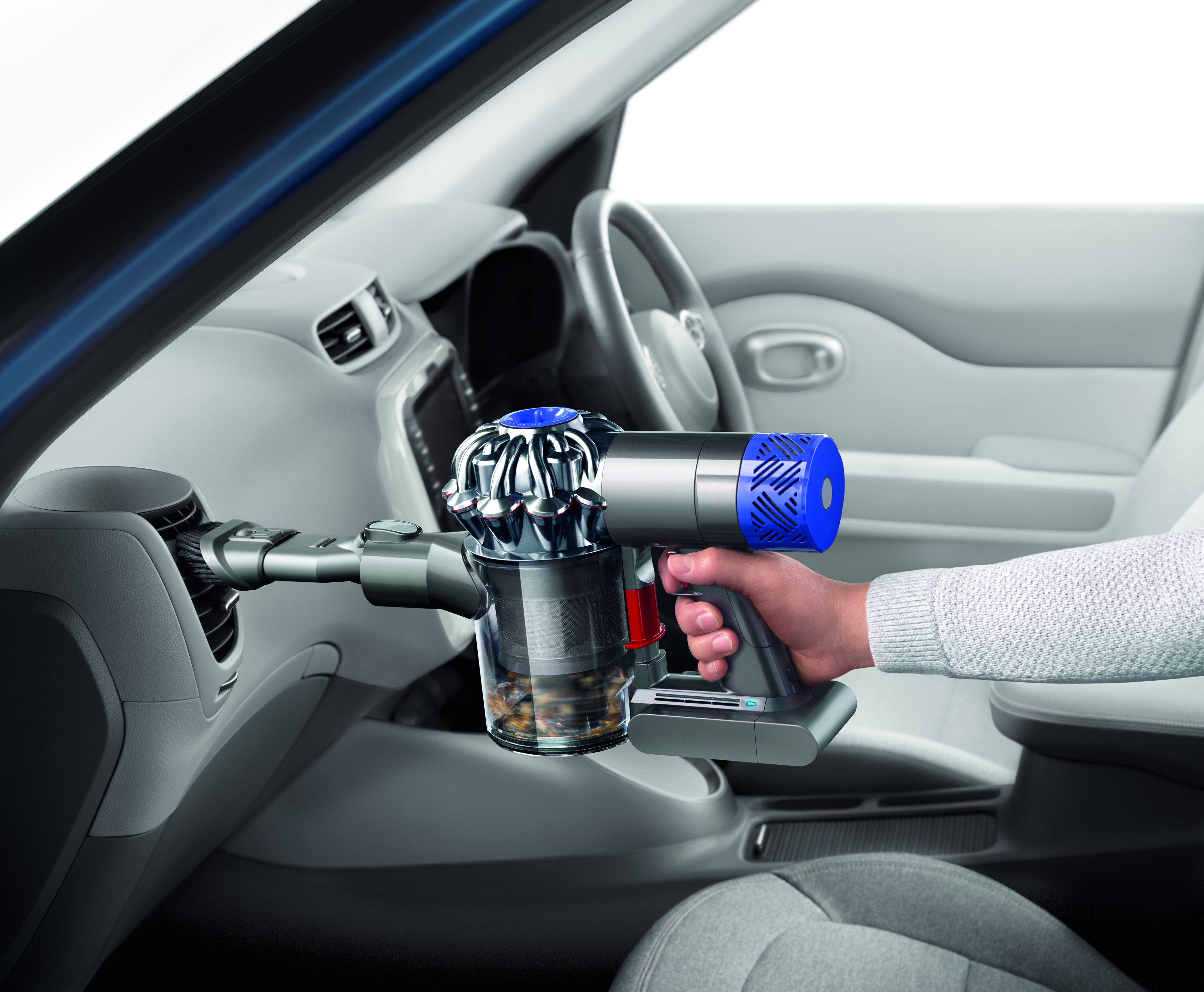 怠りがちな車内掃除もダイソンのハンディクリーナーでお手軽に Gp Part 2