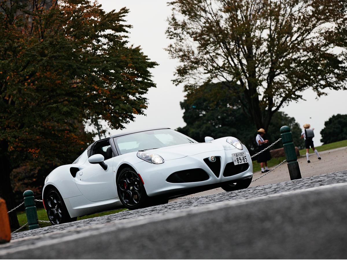 アルファロメオの4c スパイダー 性能 価格 中古価格 試乗評価ほか カーナリズム