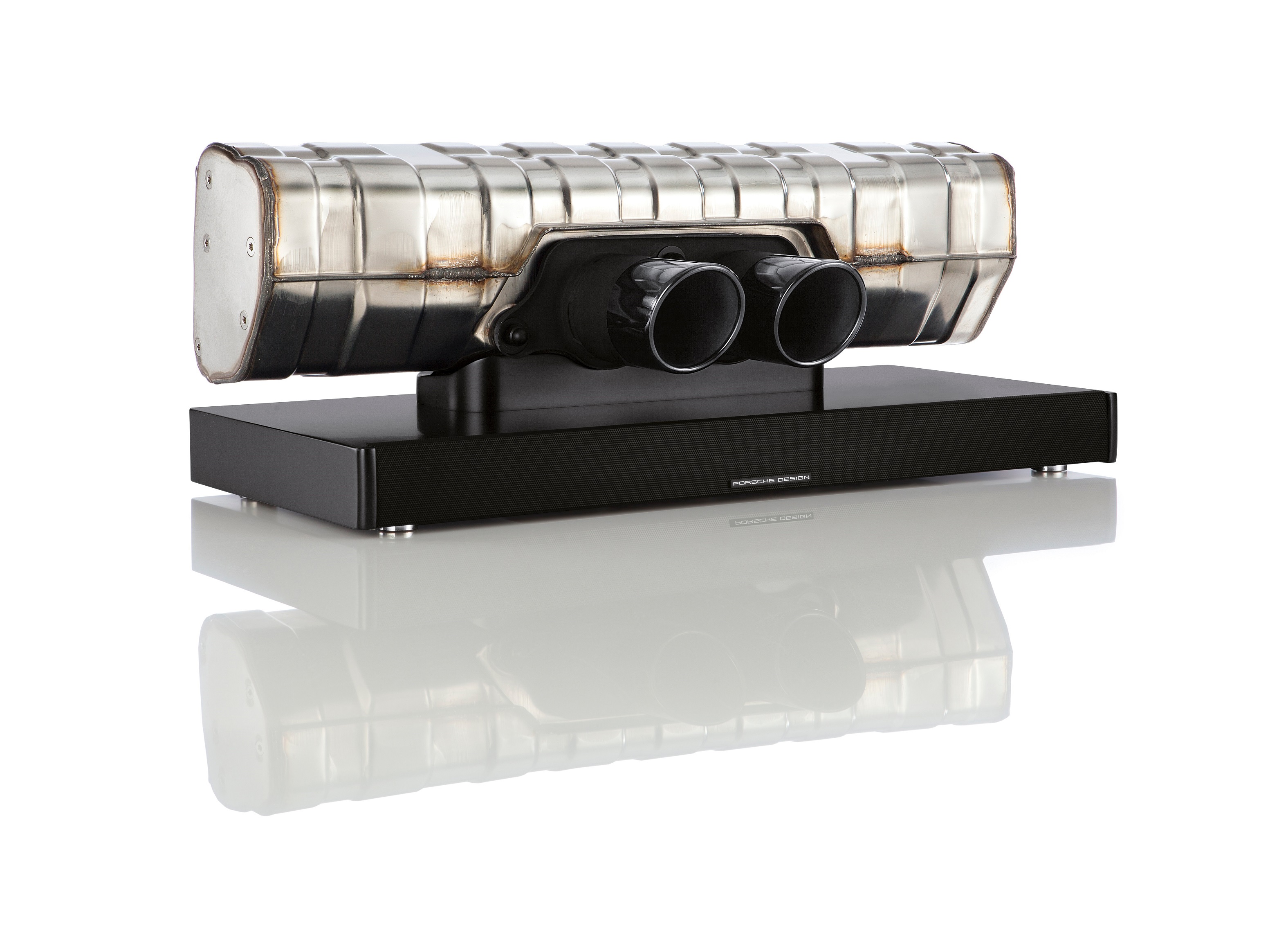 ポルシェの部品で作られたサウンドバーがカッコよすぎる Gp