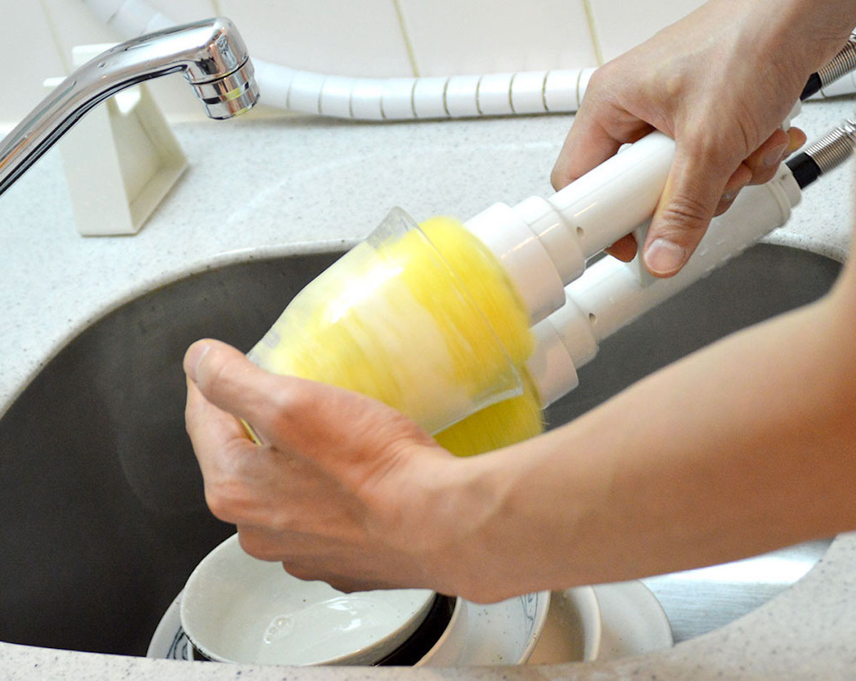 面倒な皿洗い 内と外を同時に洗えばあっという間です Gp