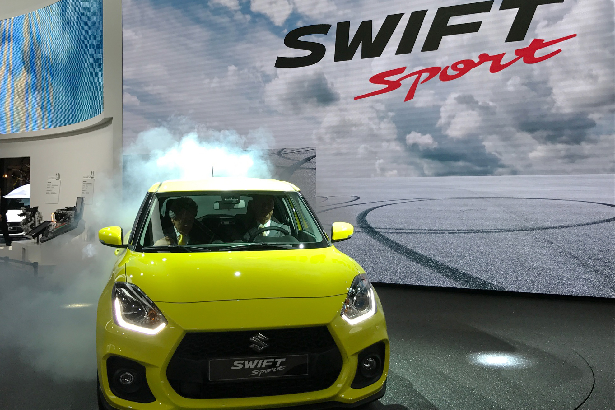 吉田由美の眼 スズキの新型 スイフト スポーツ には高級車のエッセンスが流れてる Gp Part 2