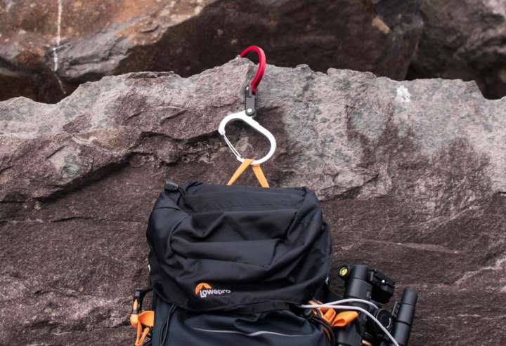 耐荷重なんと22kg フックにもなるカラビナは便利すぎ Gp