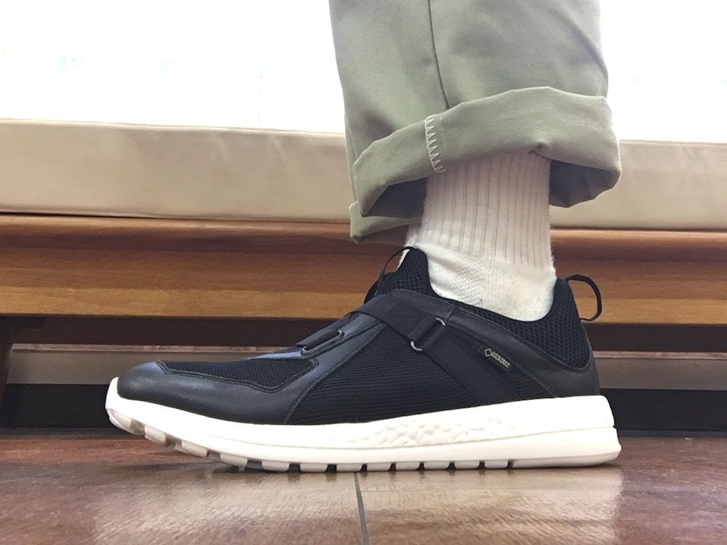 このスニーカー なんとゴアテックス仕様 しかもメーカーは マドラス Gp