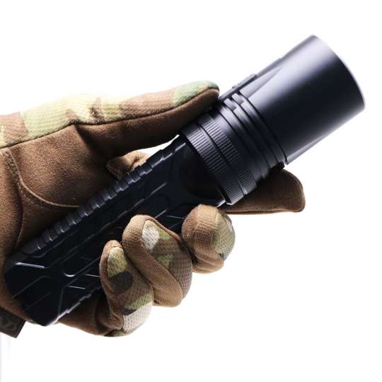 Gear Maniax 112 単三電池使用で最強クラス 1800ルーメンの大光量ライト Gp