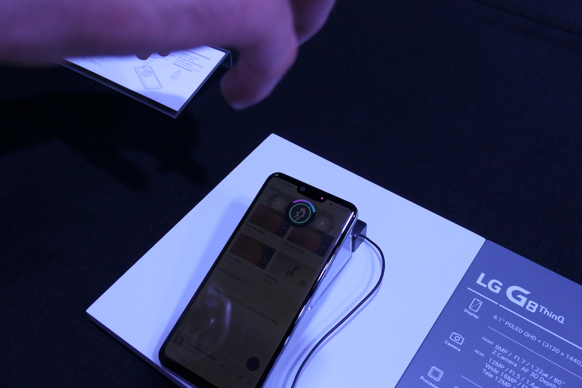 2画面 5カメラ 触れずに操作 最先端を突き進むlgの最新スマホ Mwc19 Gp Part 3 2画面 5カメラ 触れずに操作 最先端を突き進むlgの最新スマホ Mwc19 Gp Part 3