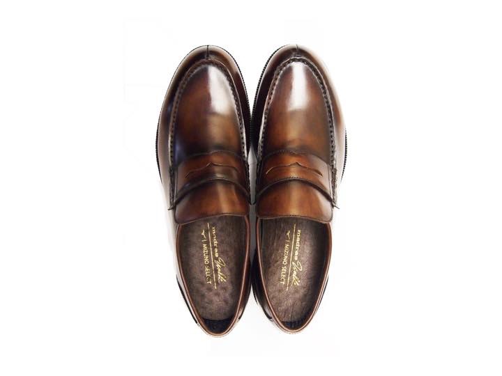 一見すると高級感ある革靴 でも実はgore Tex仕様になってるんです Gp