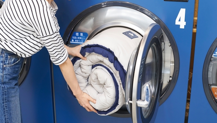 丸洗いできるシュラフだからキャンプ後の手入れがラクちんです! | &GP