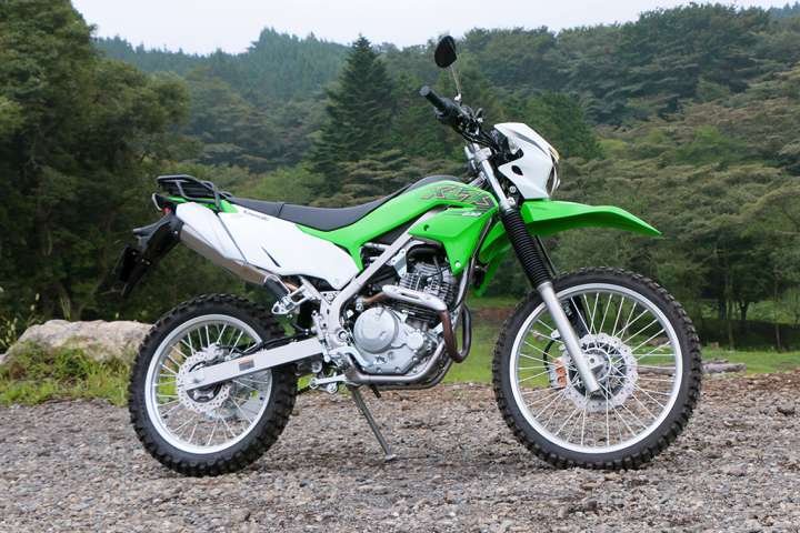 あのカワサキの名車が復活 Klx230 は誰もがオフロード走行を楽しめます Gp