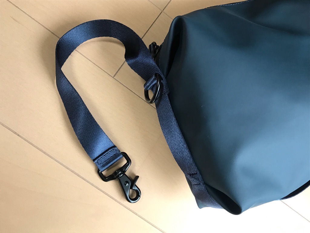 防水ポーチにハンドルが付くだけでここまで便利になるのか Gp 防水ポーチにハンドルが付くだけでここまで便利になるのか Gp