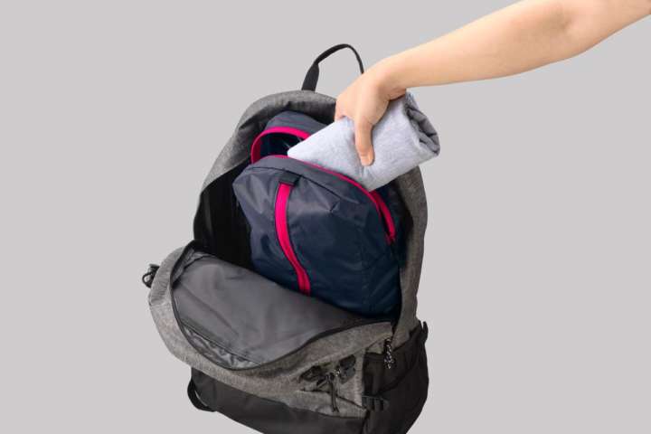 上からも開ける縦長ポーチなんてリュックにピッタリ Gp