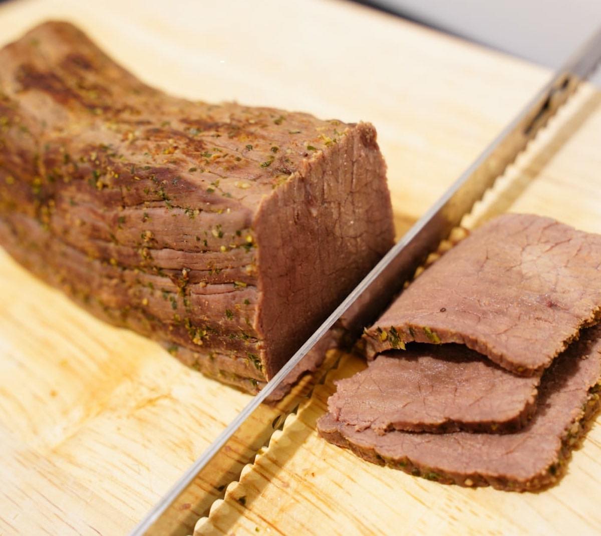肉もトマトも食パンも電動包丁ならスパッと切れて気持ちイイ Gp