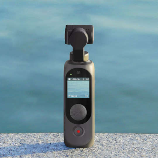 小型なのに約5時間も撮影できるジンバル付き小型カメラ Gp