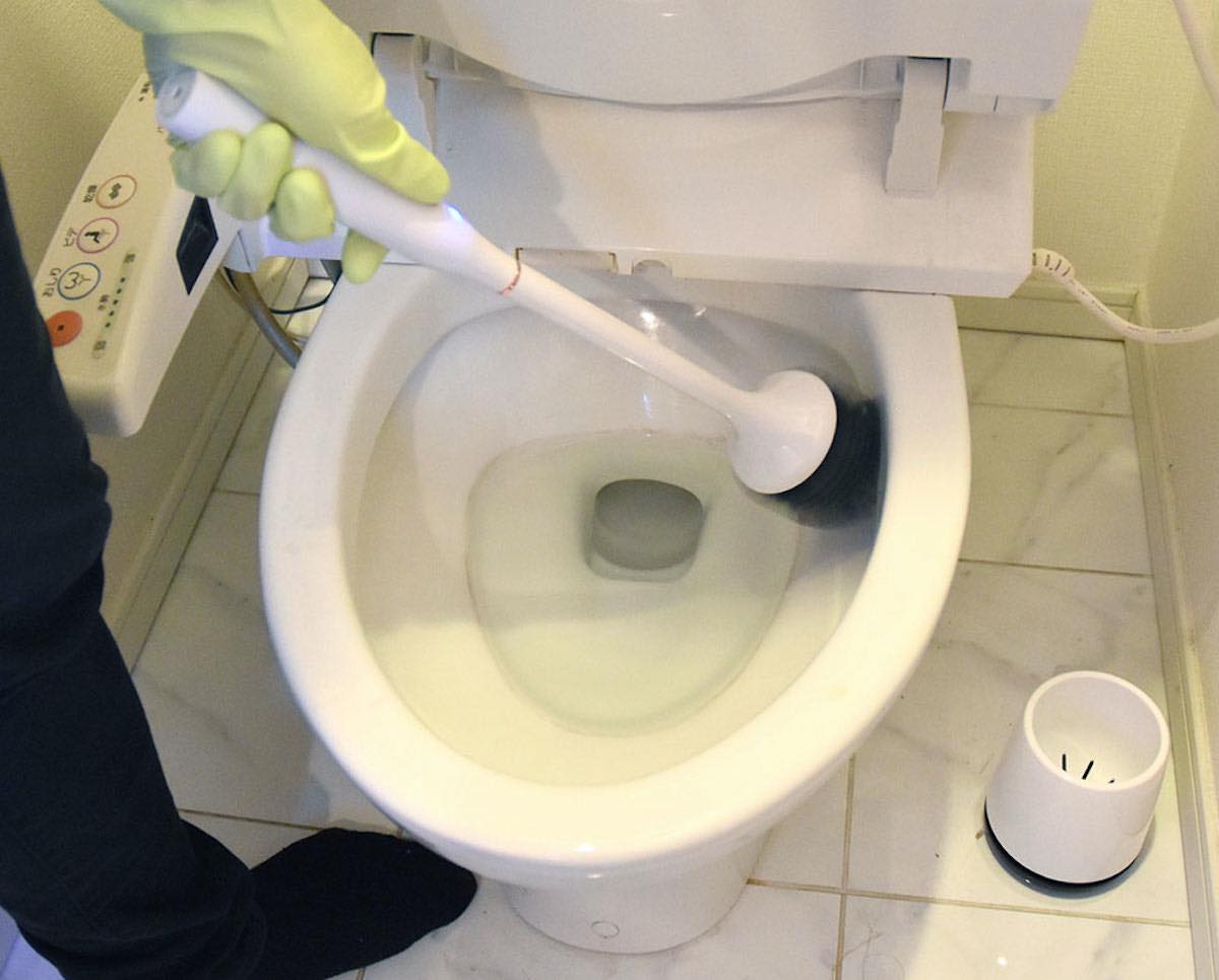 力いらずでピッカピカ 便器もブラシもめちゃキレイに Gp