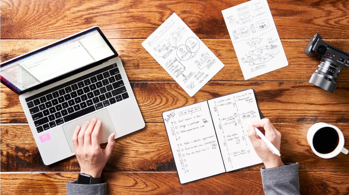 マグネットでくっつくし水で消せる でも質感は紙 新感覚ノート誕生 Gp