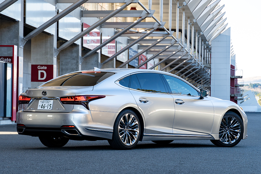 高級車はこうでなくちゃ レクサスの旗艦 Ls が原点回帰で極上の乗り味が復活 Gp Part 2