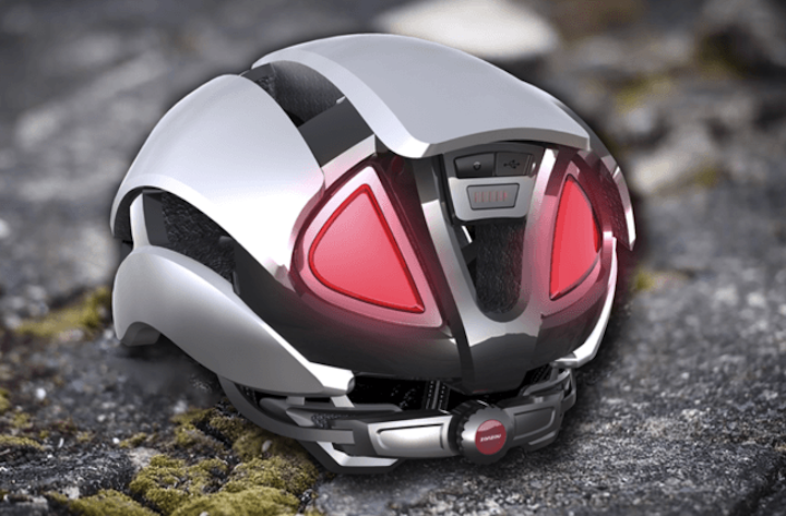 手信号が苦手ならウインカー付きヘルメットでアピールしてみない Gp