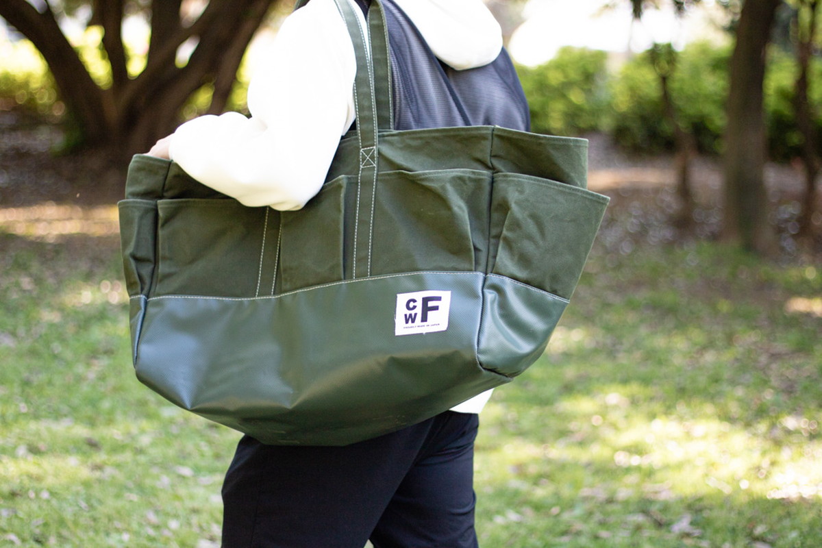 重いモノもまとめて運べるヘビーデューティなトートバッグがキャンプで大活躍 Gp 重いモノもまとめて運べるヘビーデューティなトートバッグがキャンプで大活躍 Gp