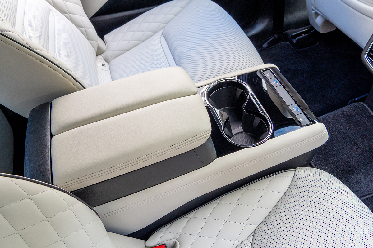 室内の高級感は輸入車に匹敵 マツダ Cx 8 は心地良いインテリアも魅力です Gp Part 2