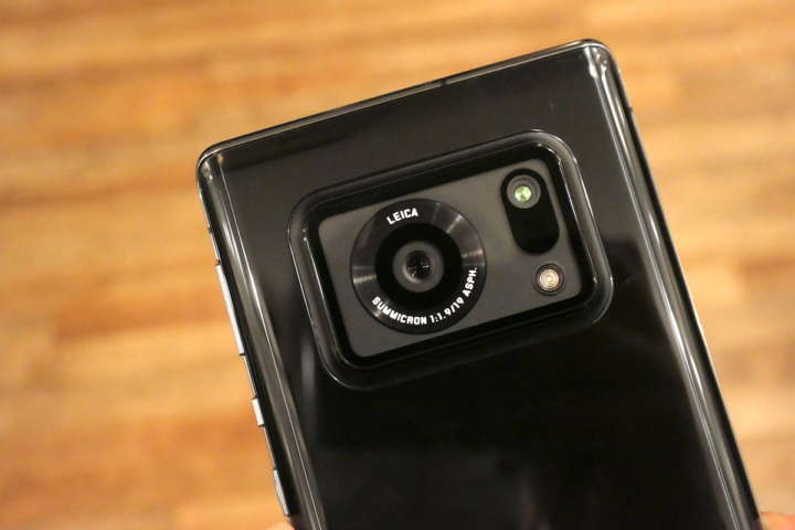 ライカ単眼カメラ搭載 シャープ Aquos R6 は超最先端スペック Gp