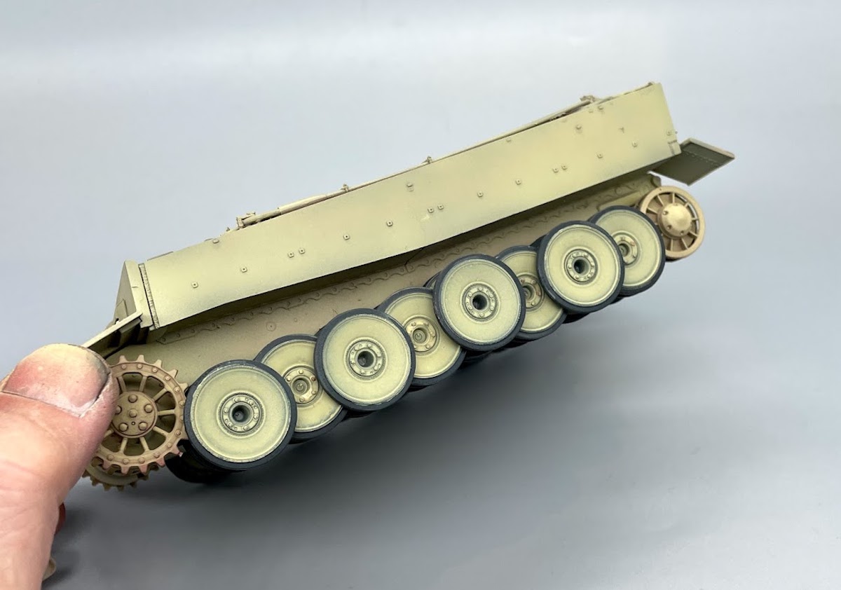 戦車モデルの難所 履帯の組み立て は流し込み接着剤でサクサク組める 達人のプラモ術 タイガー 編 Gp Part 2