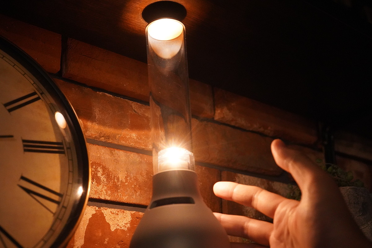 予想以上に重低音 ソニー新グラスサウンドスピーカーの音と灯りで部屋を癒やしの空間に Gp