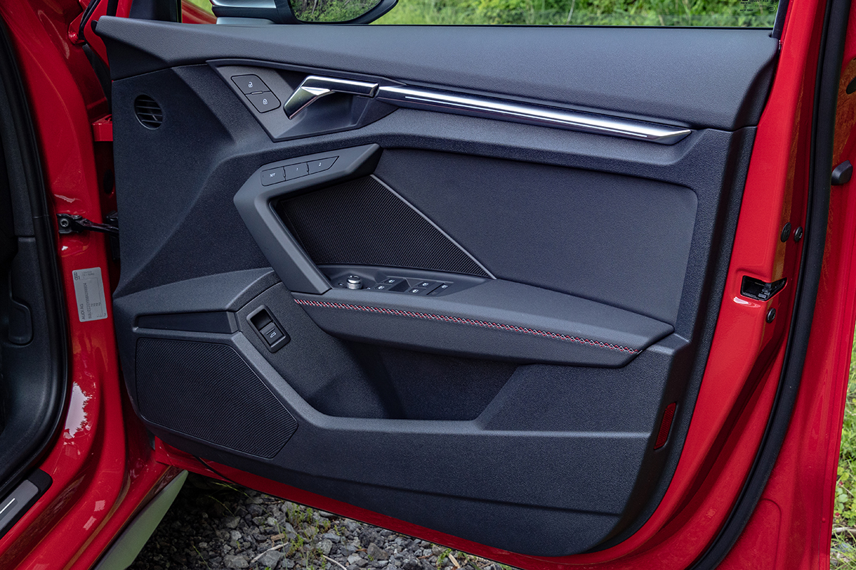 なんて欲張りなスポーツカー アウディ S3 は速くて乗り心地が良くてしかも上質 Gp Part 2