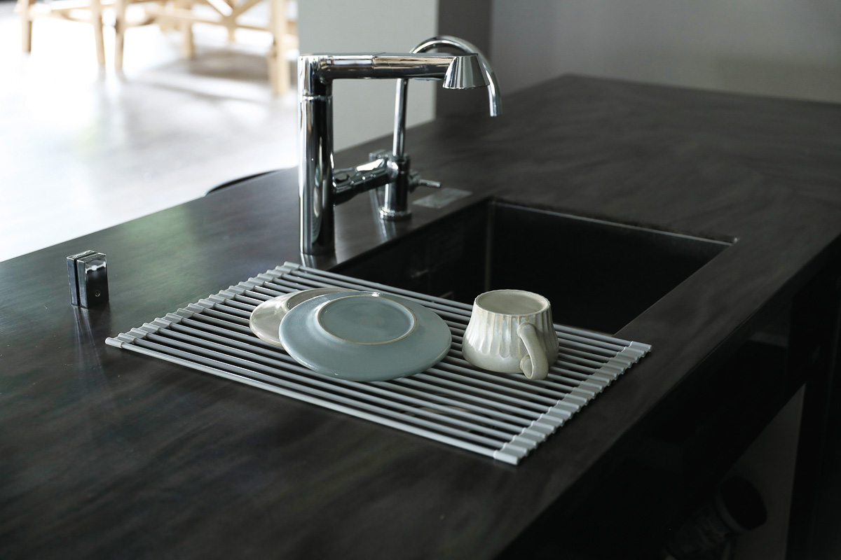 グッドアイデア 使いたいときだけサッと広げられるシリコン製水切り Gp