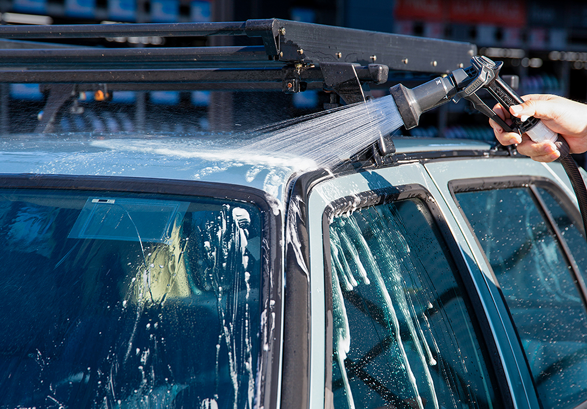 自己流洗車 はもう卒業 想像以上に愛車が輝くプロの技を伝授 ボディ洗車編 Gp