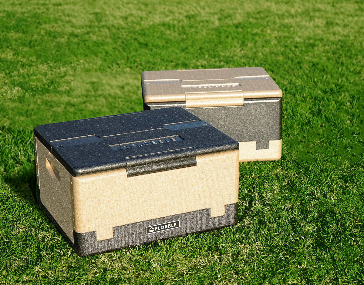 クーラーボックスって大きくて邪魔だよね だから折りたたんじゃおう Gp